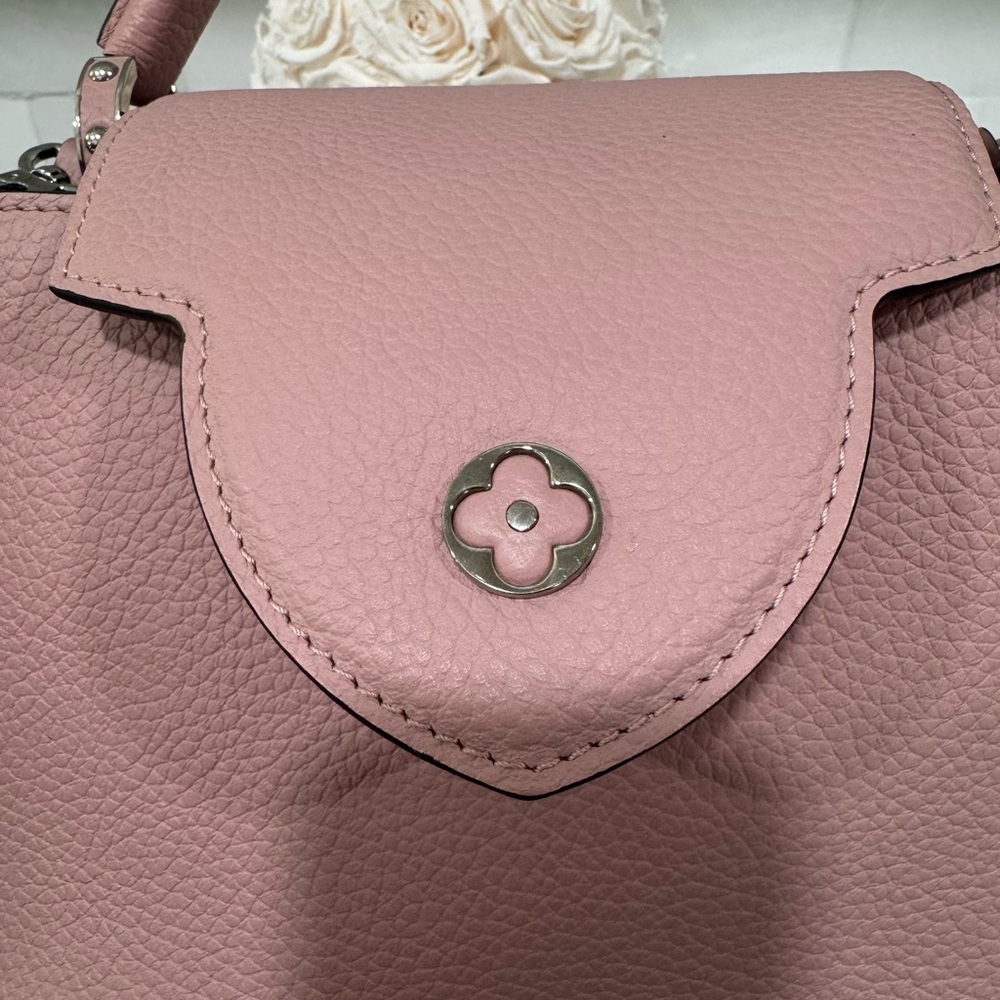 Louis Vuitton Pink Capuncines MM - Picture 6 of 12